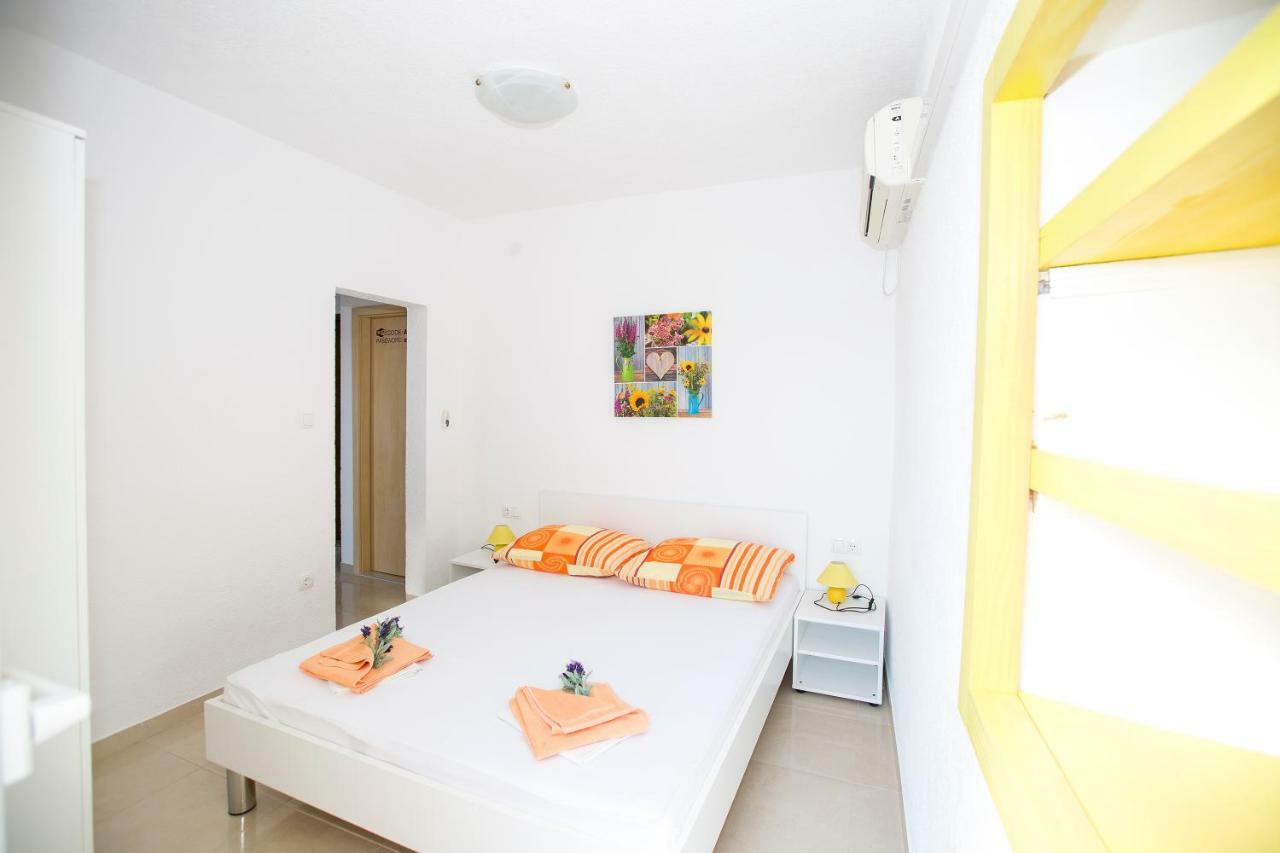 Apartmani Cindric Karlobag Εξωτερικό φωτογραφία